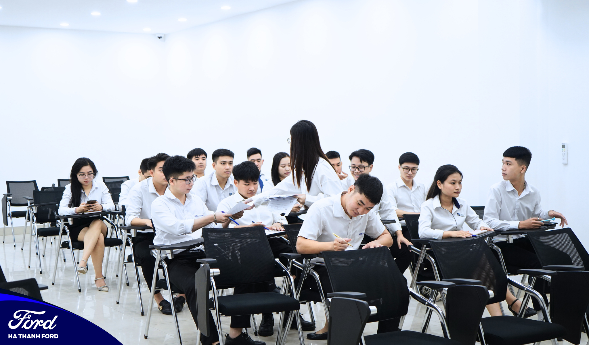 Hà Thành Ford tổ chức buổi kiểm tra chất lượng tư vấn bán hàng Hà Thành Ford tổ chức buổi kiểm tra chất lượng tư vấn bán hàng
