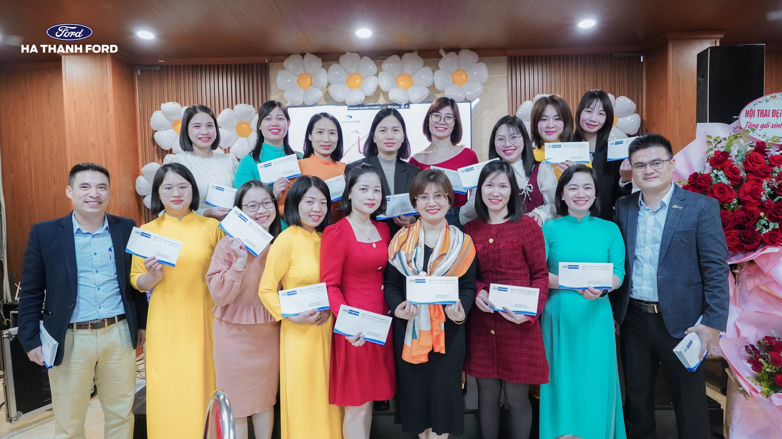 Hà Thành Ford mừng quốc tế 8/3 Hà Thành Ford mừng quốc tế 8/3