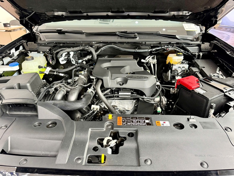 Động cơ trên Ford Everest Máy Xăng