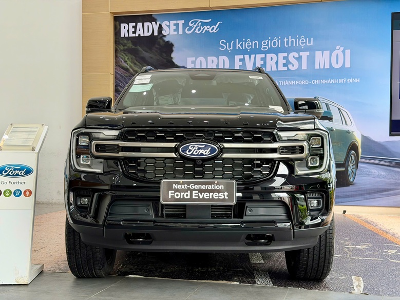 Ford Everest Platinum+ 2026 Máy Xăng 2.3L EcoBoost 4×418