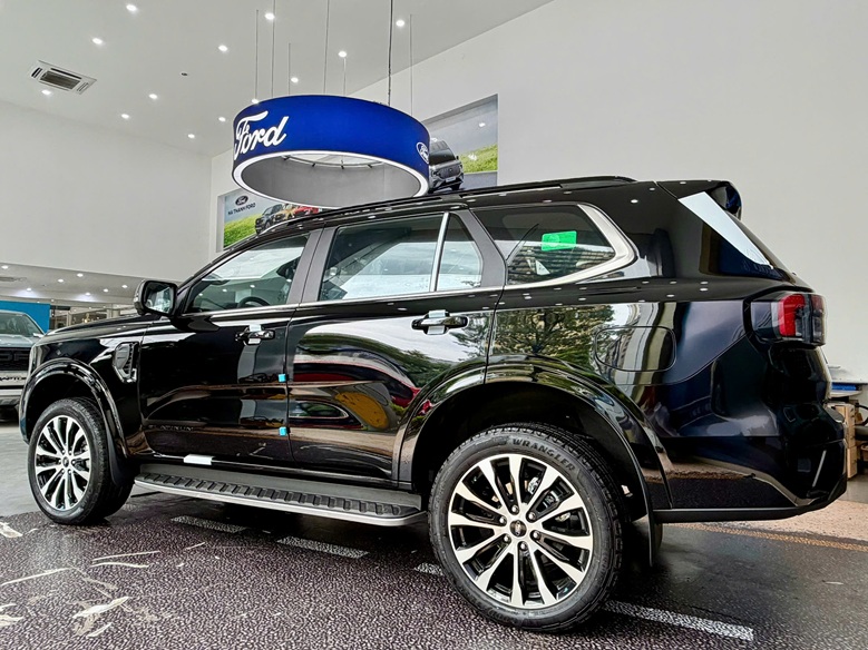 Ford Everest Platinum+ 2026 Máy Xăng 2.3L EcoBoost 4×420