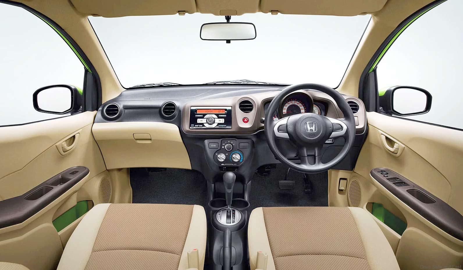 Trải nghiệm Honda Brio RS  Chiếc hatchback không gian A cách âm tốt  Xetinhtevn   YouTube