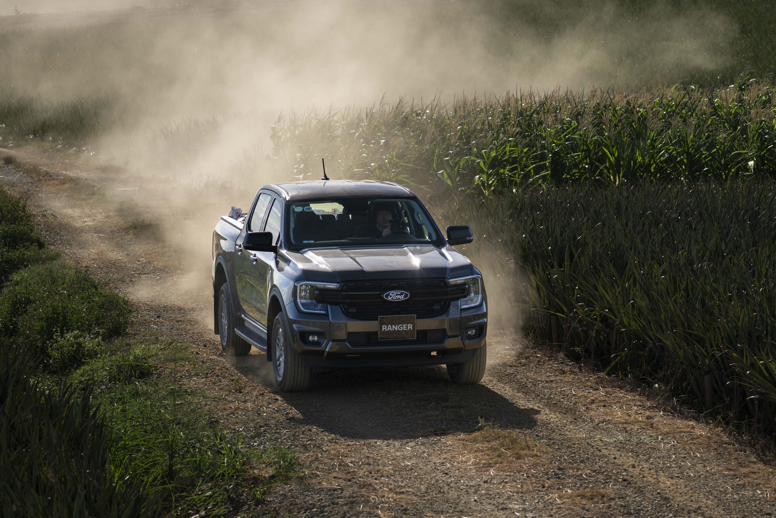 Các Phiên Bản Ford Ranger Mới Nhất - Ranger XLS Các Phiên Bản Ford Ranger Mới Nhất