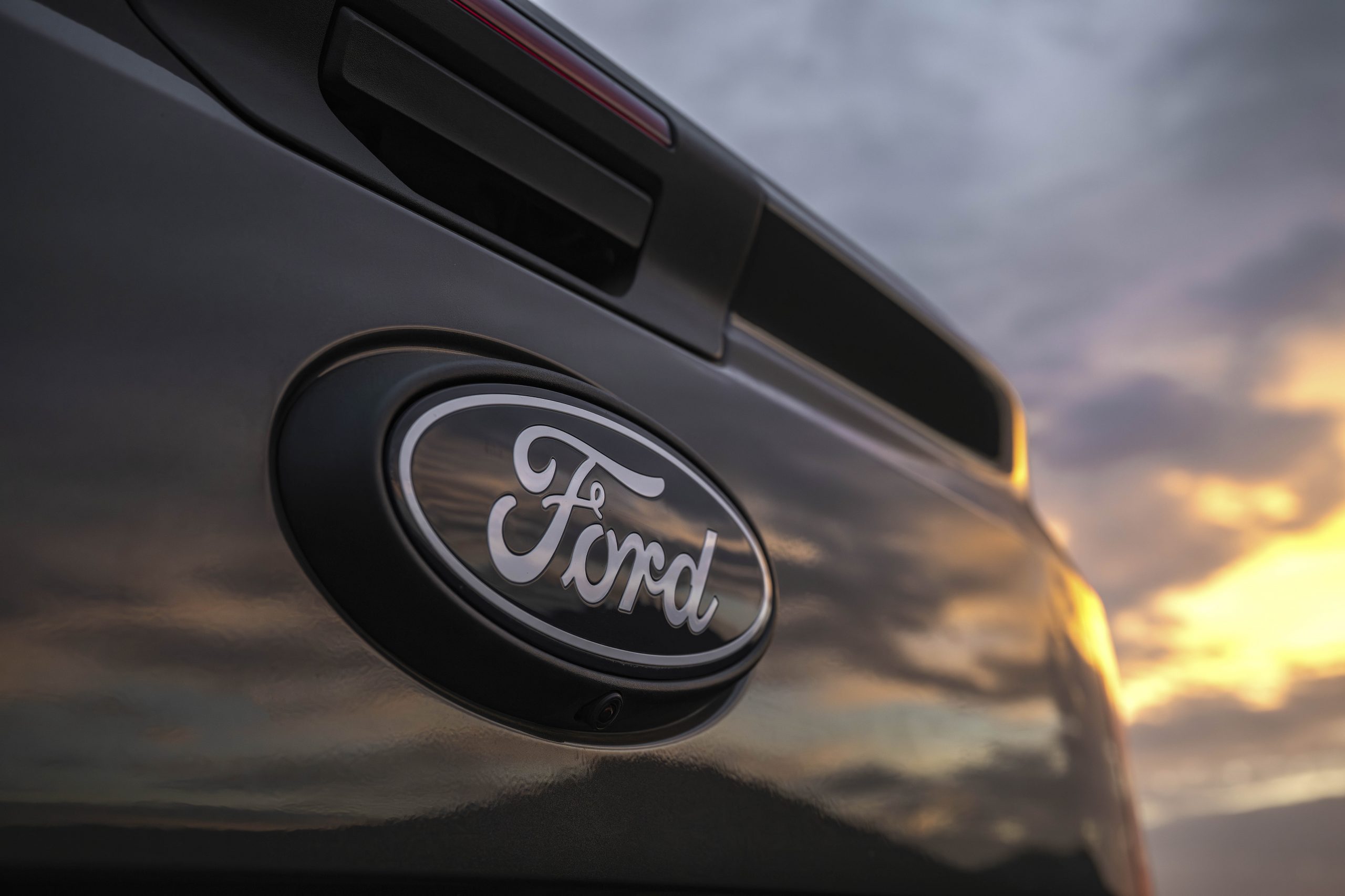 Tích hợp Logo Ford kiểu mới Tích hợp Logo Ford kiểu mới