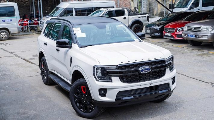 Ford Everest SE 2025