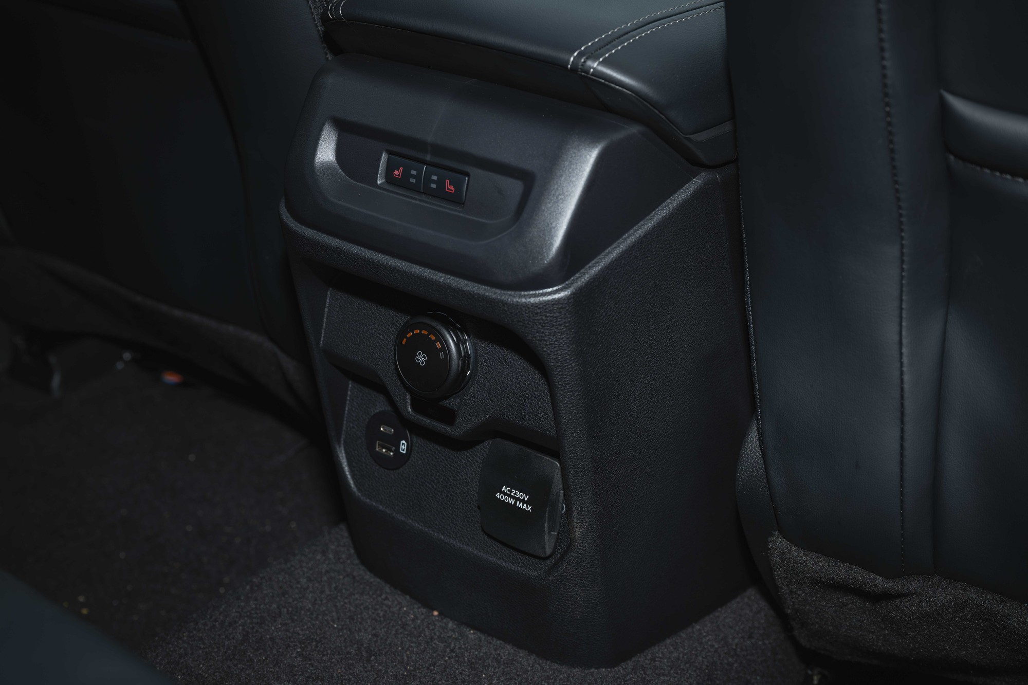 Ford Everest Platinum+ 2026 Máy Xăng 2.3L EcoBoost 4×417