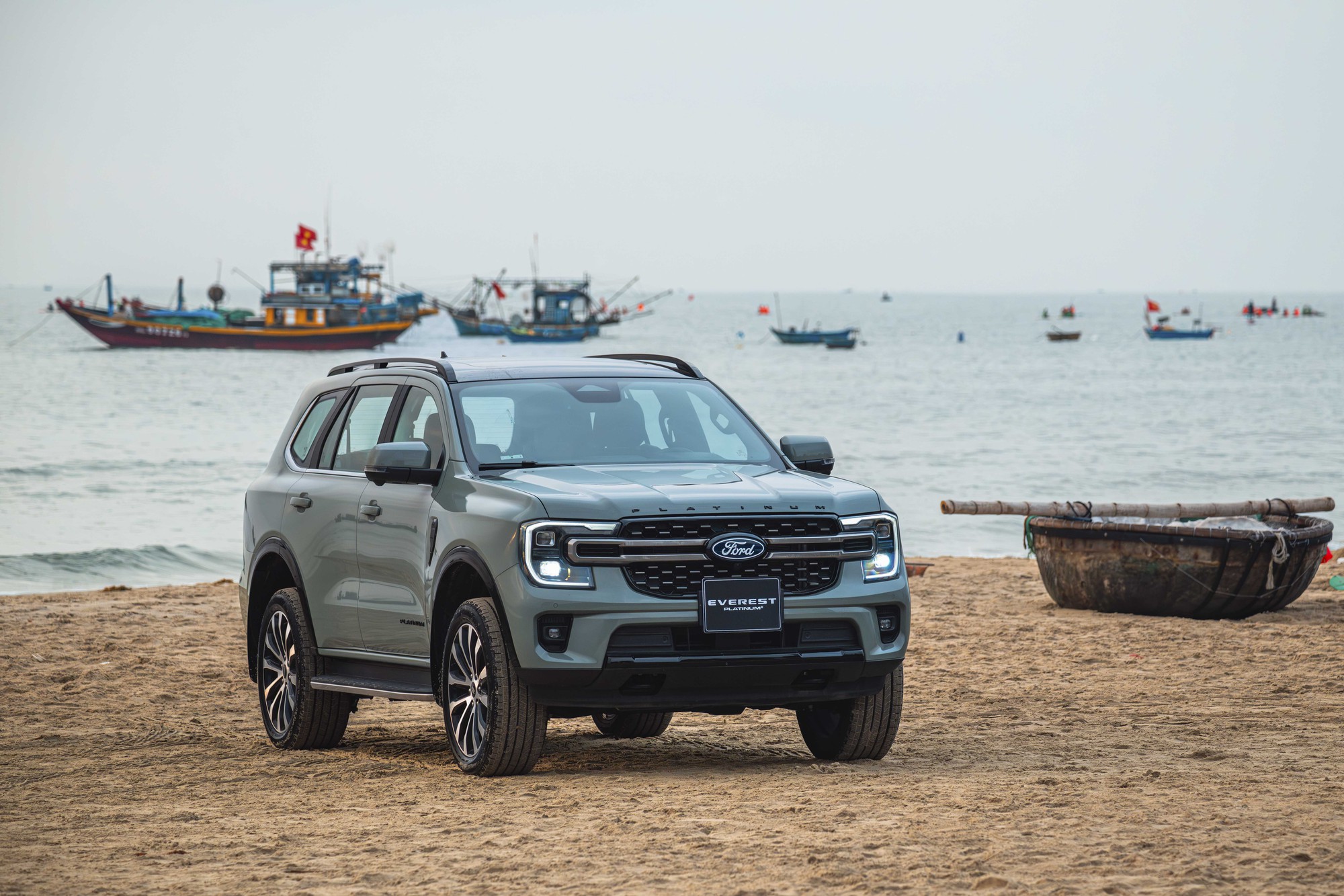 Ford Everest Platinum+ 2026 Máy Xăng 2.3L EcoBoost 4×44