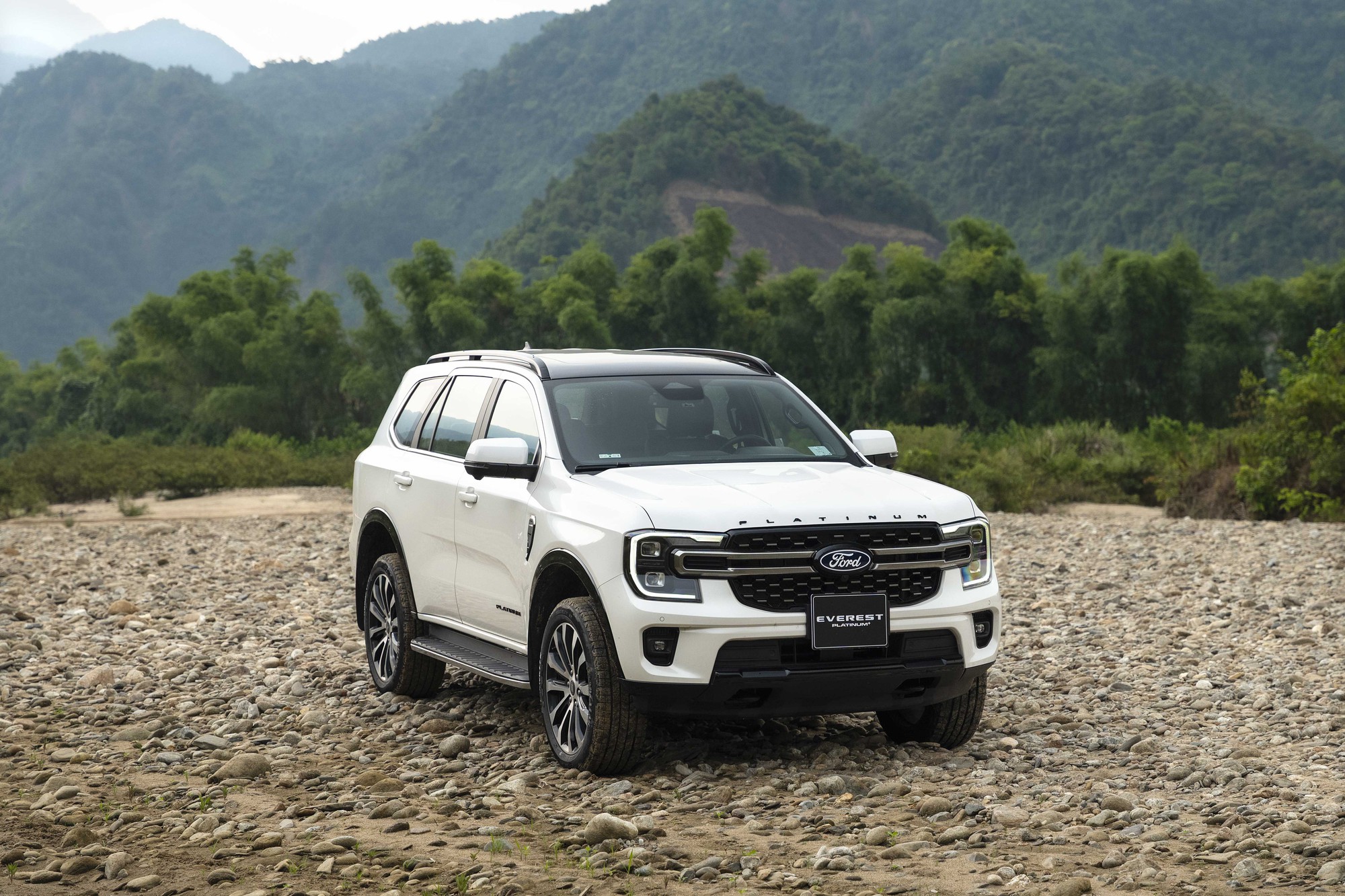 Ford Everest Platinum+ 2026 Máy Xăng 2.3L EcoBoost 4×48