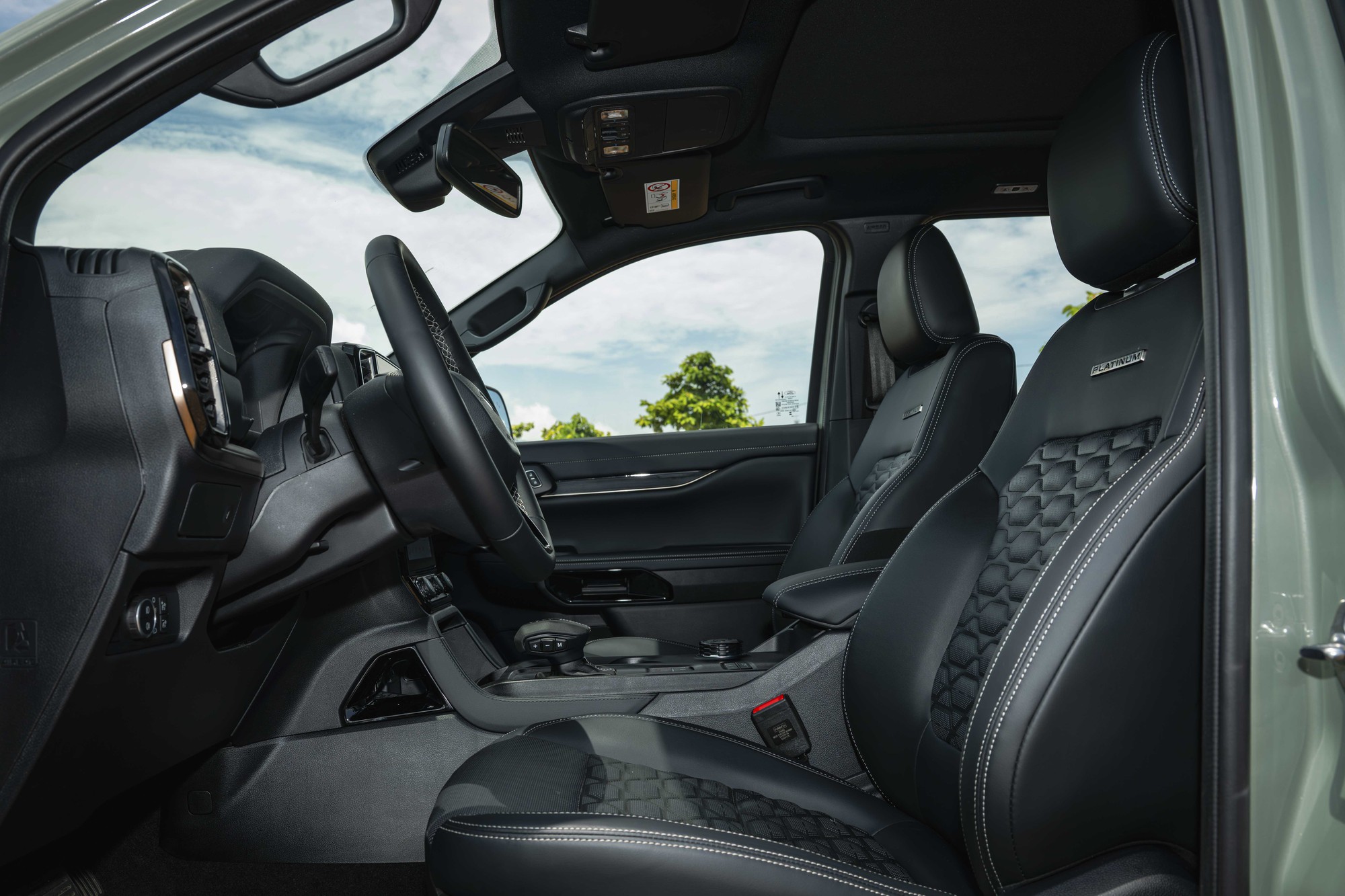 Ford Everest Platinum+ 2026 Máy Xăng 2.3L EcoBoost 4×413