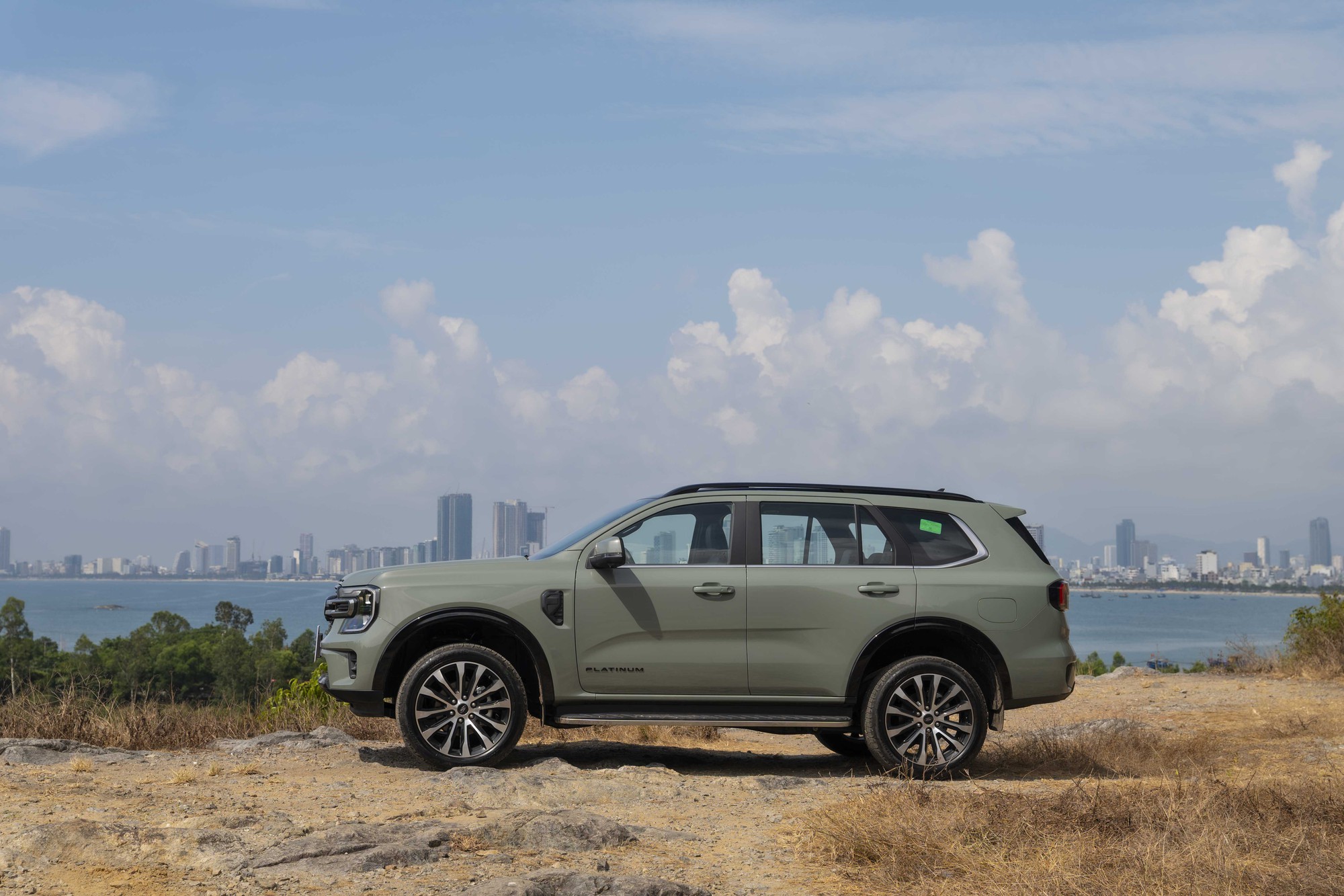 Ford Everest Platinum+ 2026 Máy Xăng 2.3L EcoBoost 4×43