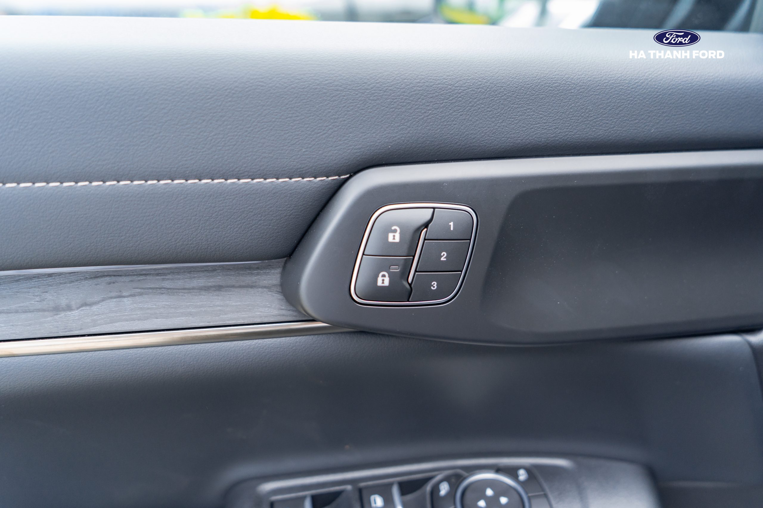 Ford Everest Platinum+ 2026 Máy Xăng 2.3L EcoBoost 4×426