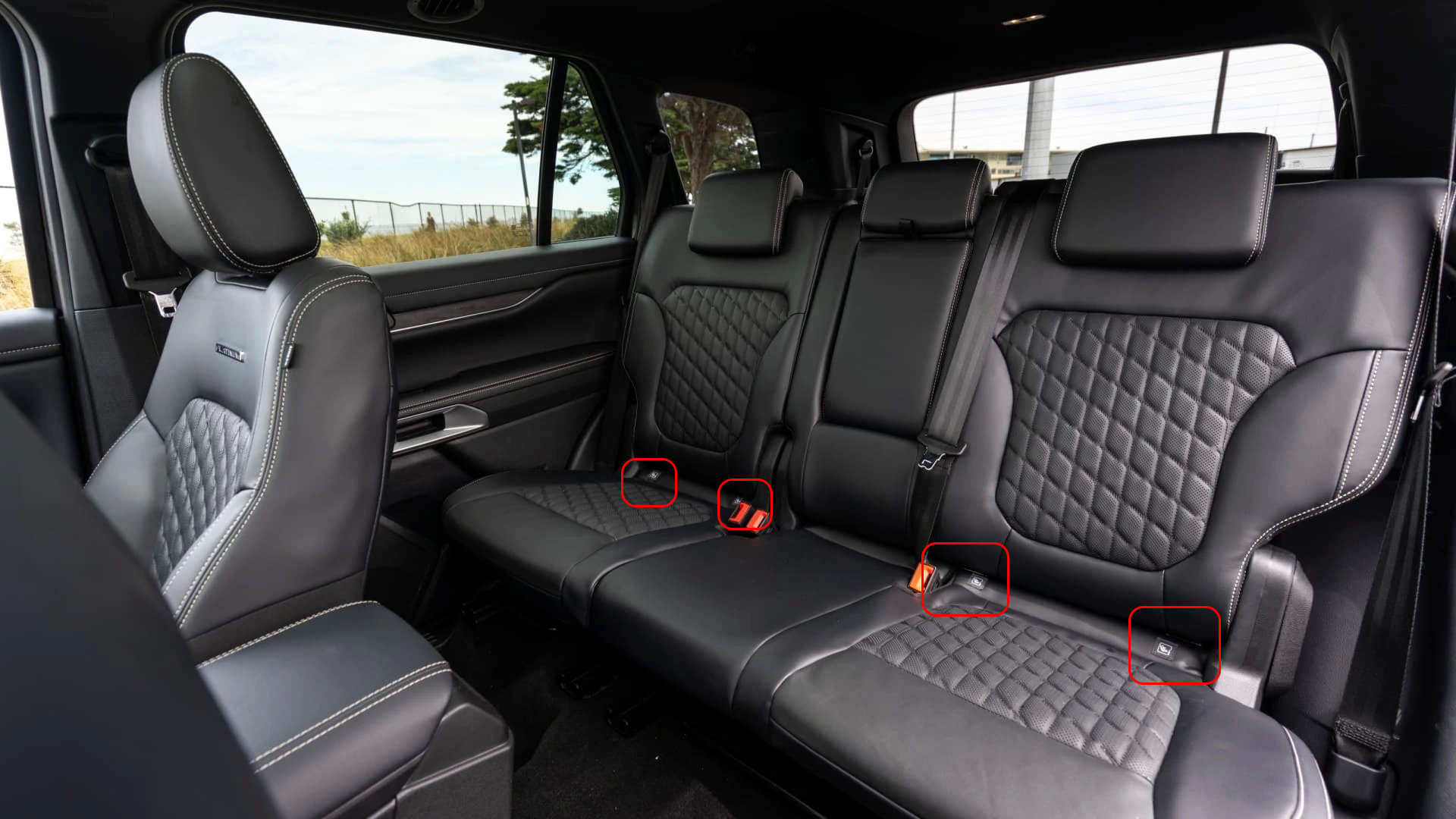 Xe 7 chỗ tầm 1 tỉ cho gia đình có trẻ nhỏ Xe 7 chỗ tầm 1 tỉ cho gia đình có trẻ nhỏ
