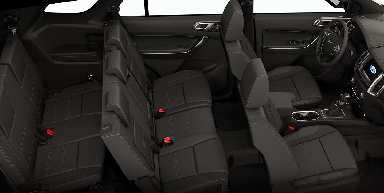 Ford Everest 2025 không gian xe