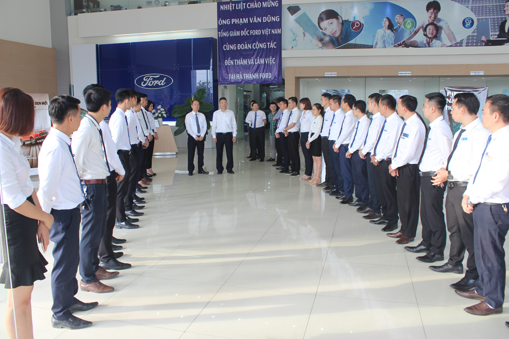 Tổng Giám đốc Ford Việt Nam thăm và làm việc tại Hà Thành Ford