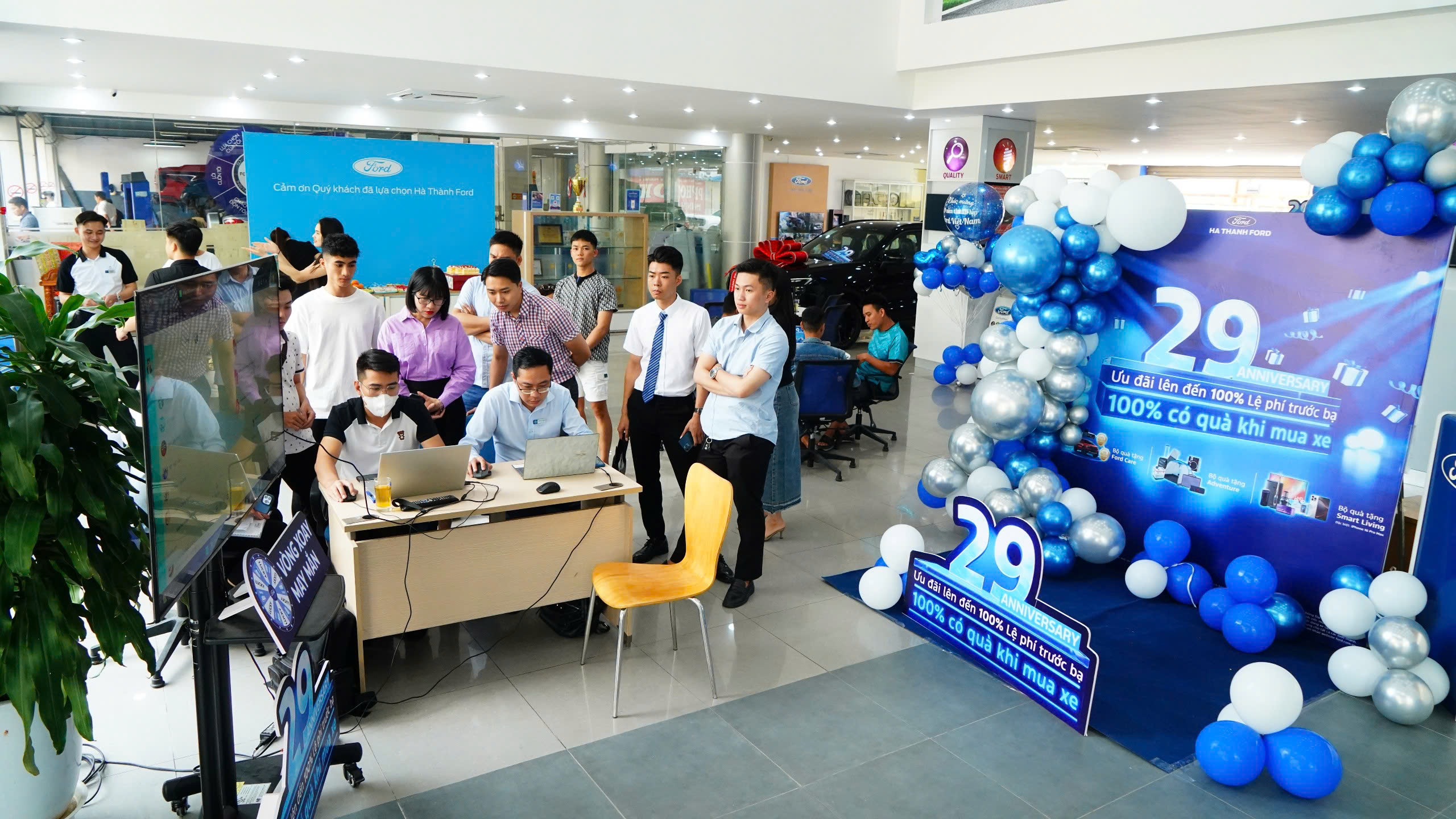 Lễ quay thưởng chương trình "Mừng Ford 29 năm" Lễ quay thưởng chương trình "Mừng Ford 29 năm"